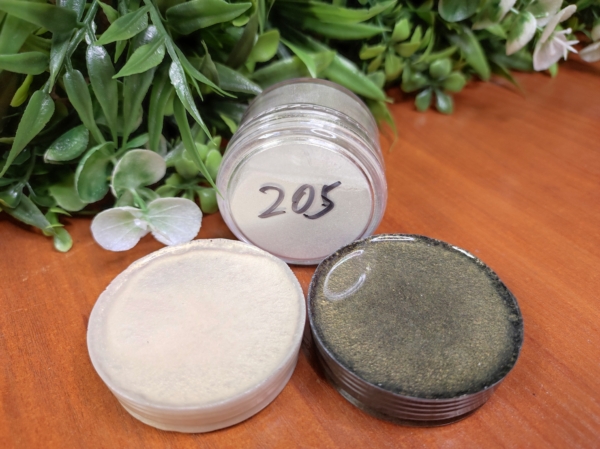 Пигмент за епоксидна смола с оттенък Platinium Gold 205 - Image 2