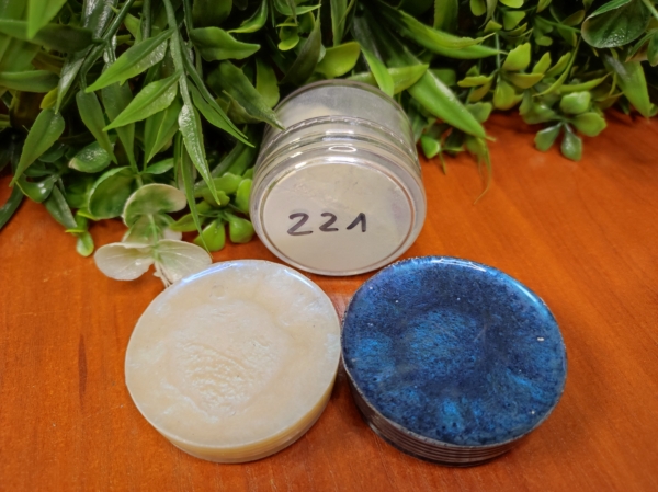 Пигмент за епоксидна смола с оттенък Blue Satin 221 - Image 2