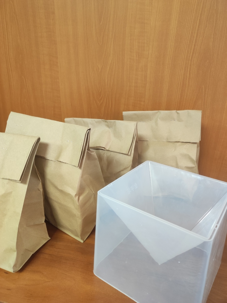 ПРОМОПАКЕТ 🎁 4 кг. Соев восък + подарък твърд молд за свещи Пирамида Промоционални пакети Art, Home & Decor