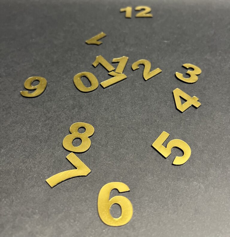 Златни числа за часовник, малки – 1,7 см. Декорации, Хоби /Крафт консумативи Art, Home & Decor
